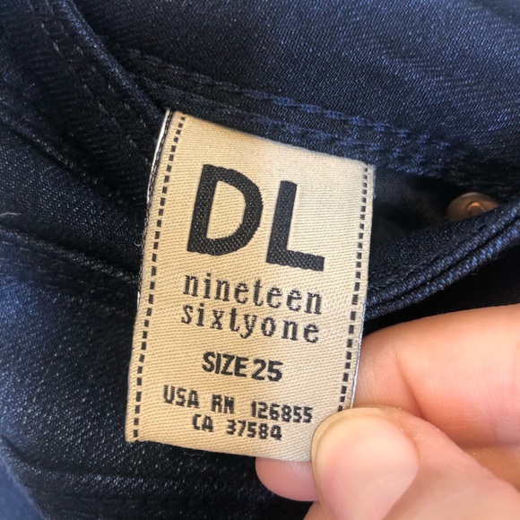 DL1961 Angel Skinny Dark Wash Jeans, Size 25 - Picture 2 of 11